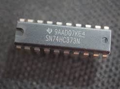 74HC373 - DIP