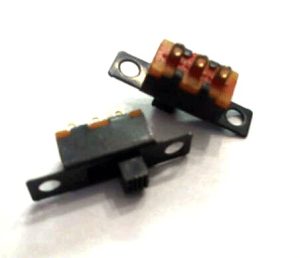 کلید کشویی SS12F15G5